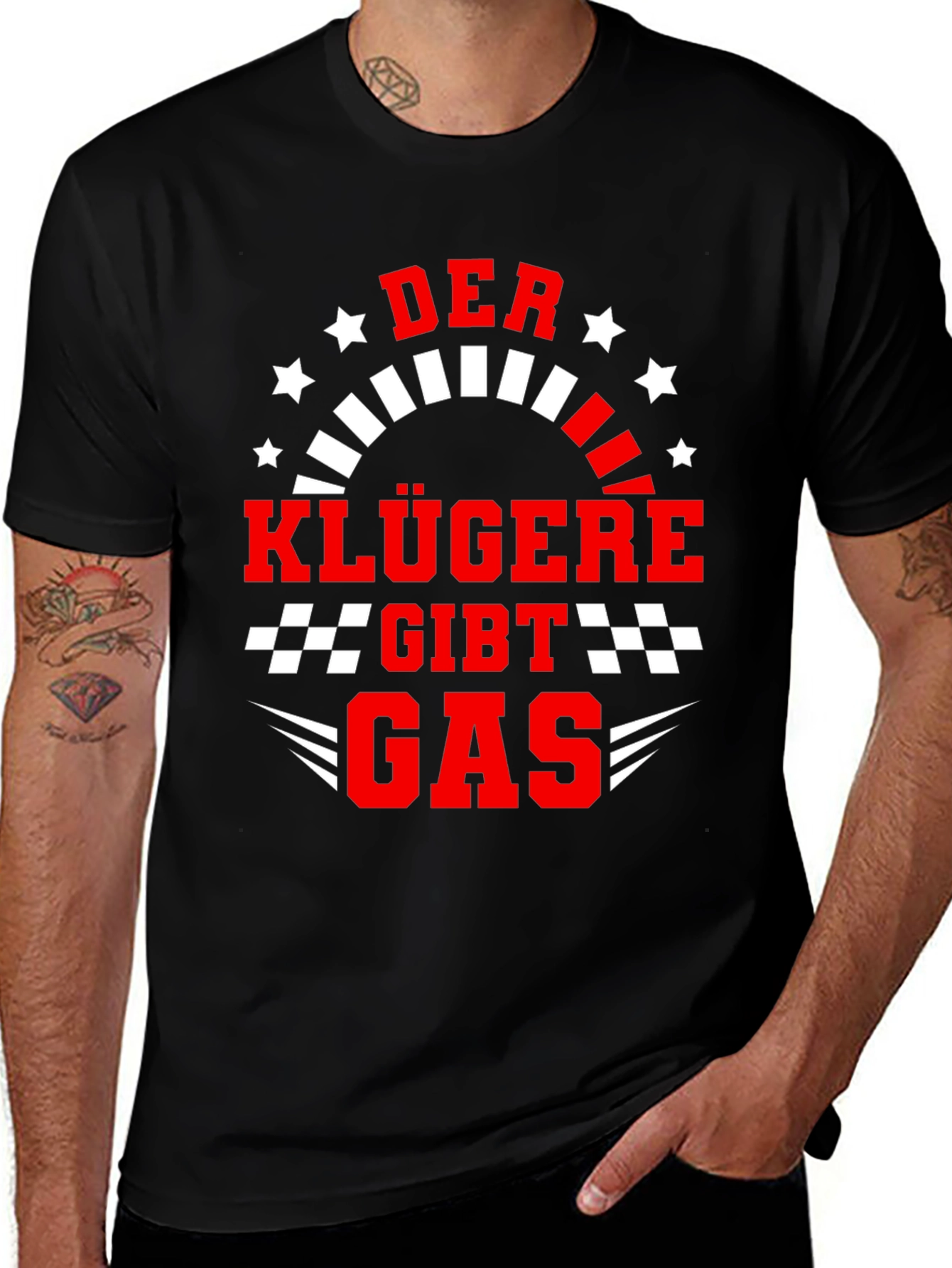Der Klügere Gibt Gas Graphic Tee