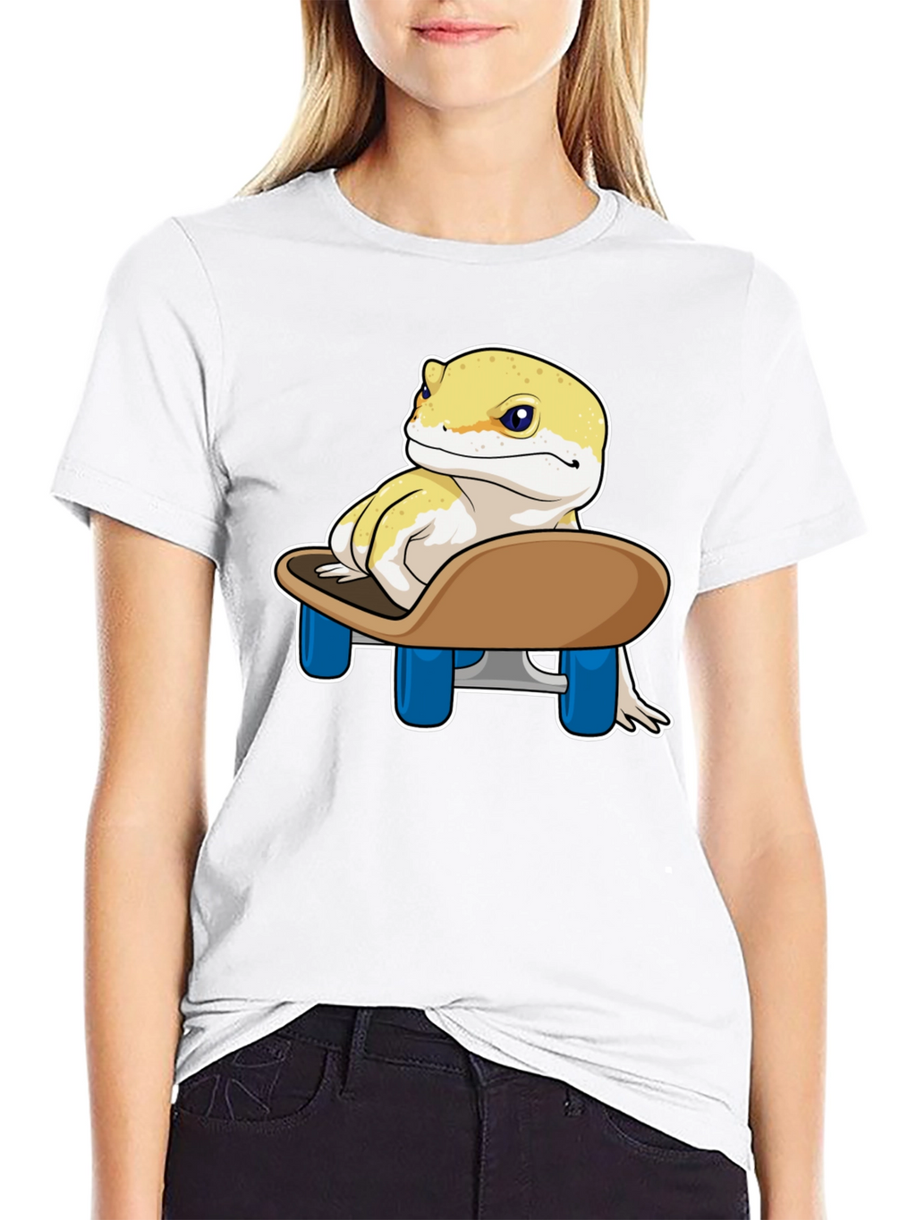 Skateboarding Gecko T-Shirt - Cool Reptile Design