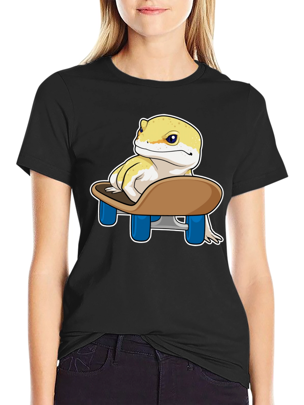 Skateboarding Gecko T-Shirt - Cool Reptile Design