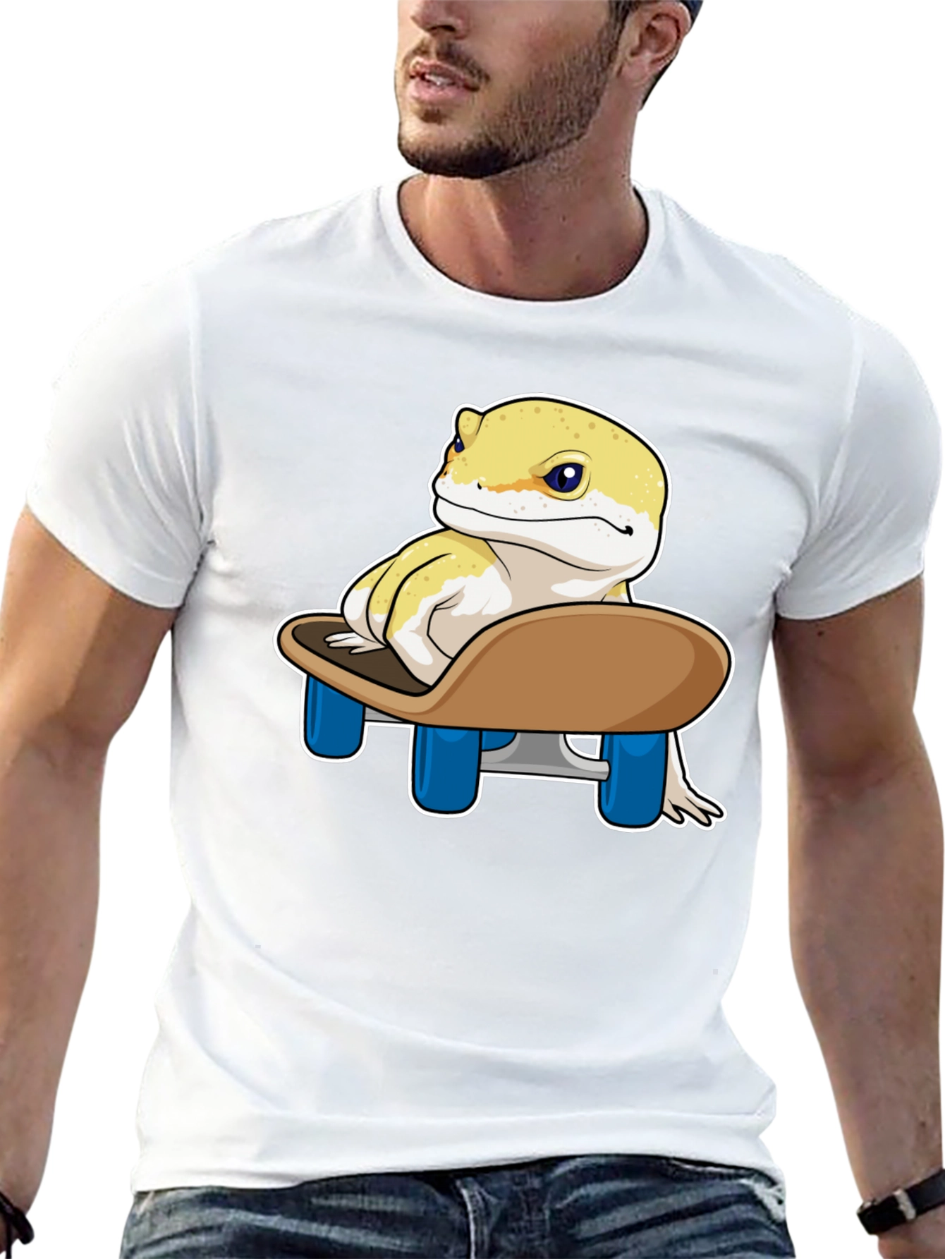 Skateboarding Gecko T-Shirt - Cool Reptile Design
