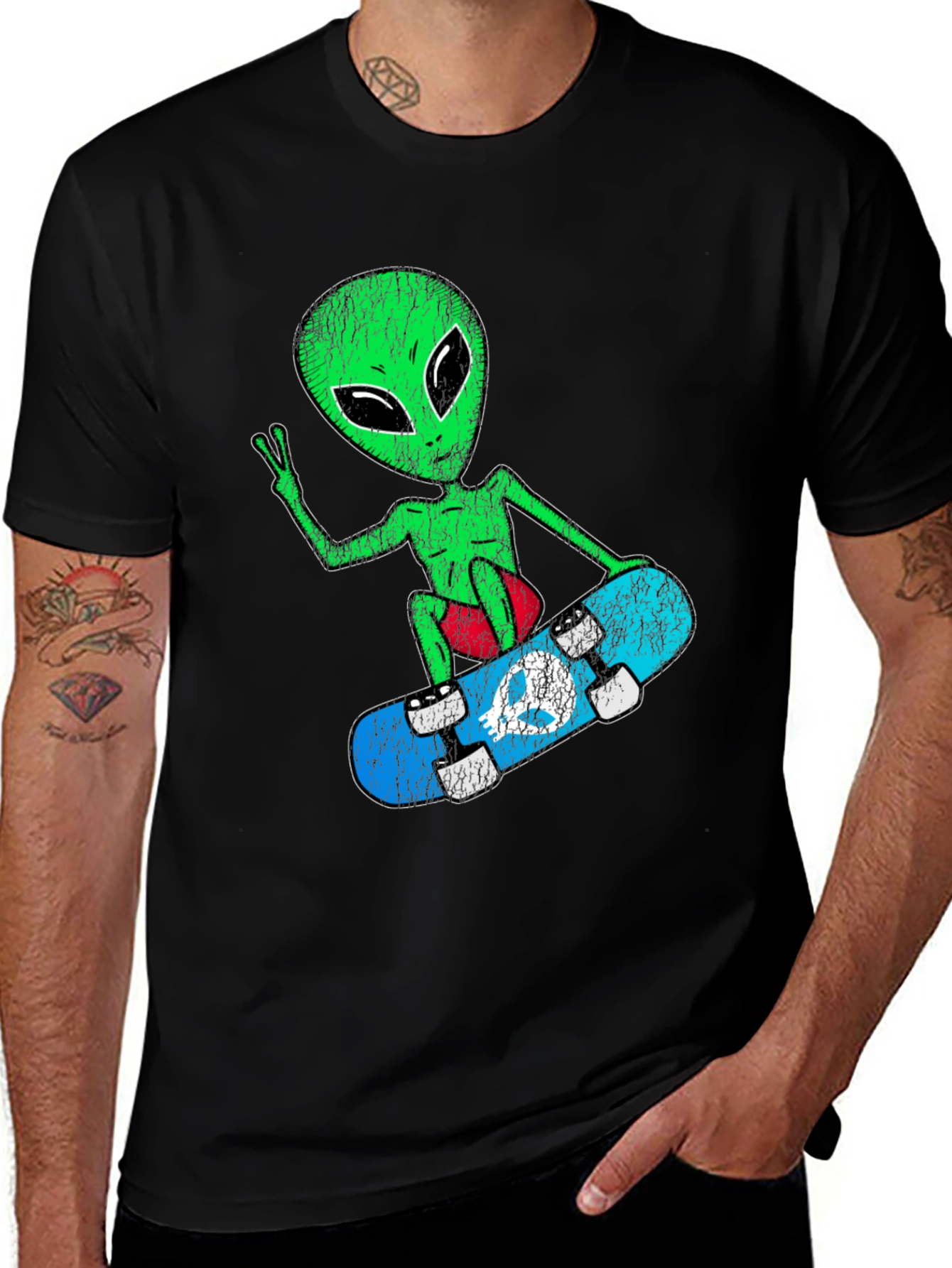 Skateboarding Alien Graphic Tee - Retro Style