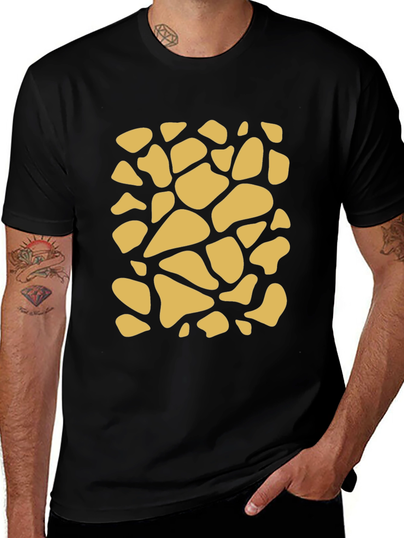 Unique Giraffe Print Black T-Shirt